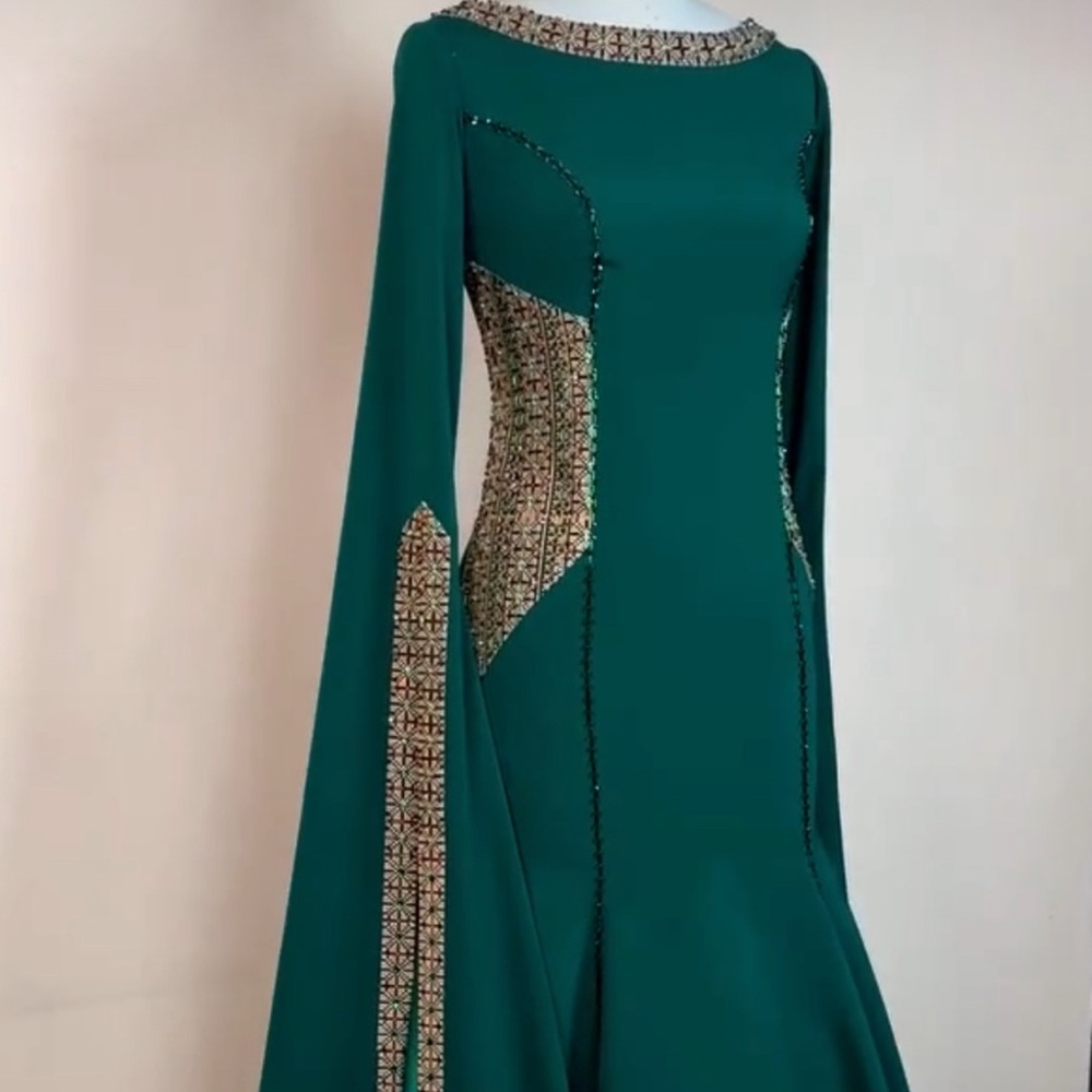 Elegant Green Couture Evening Gown